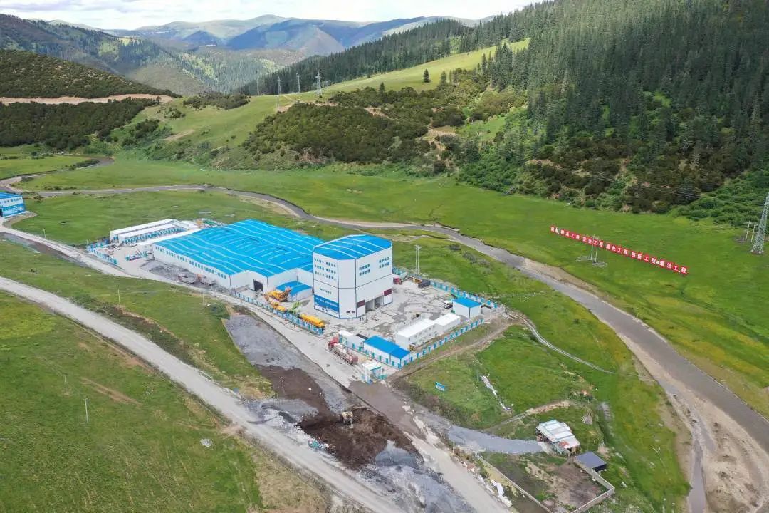 “站”立高原！徐工攪拌站助力川藏線建設！