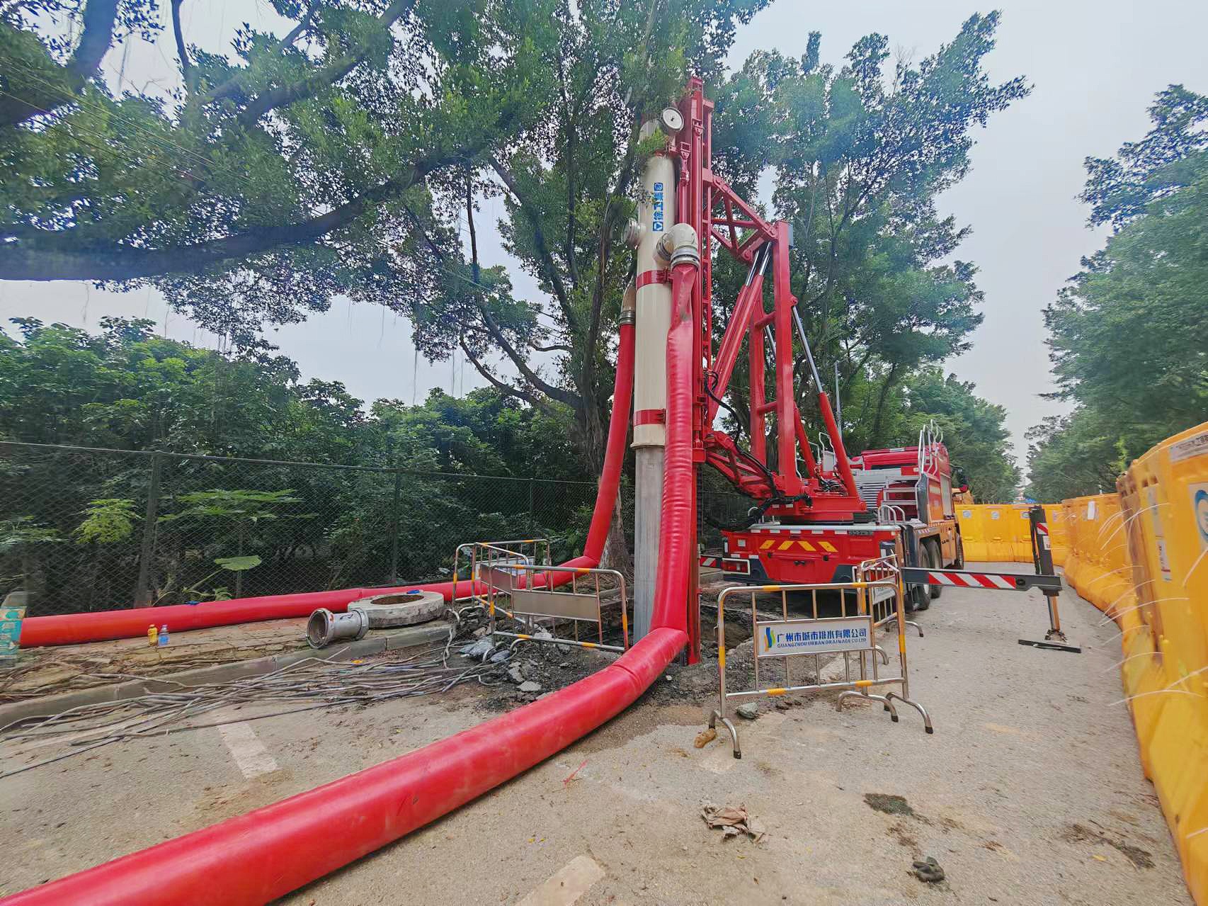 披星戴月！徐工排澇車被廣州點贊！