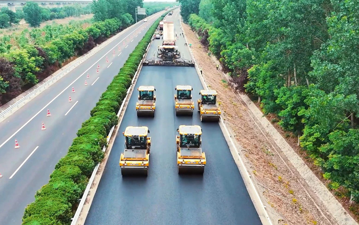 徐工數(shù)字化智能集群——連霍高速養(yǎng)護工程顯實力！