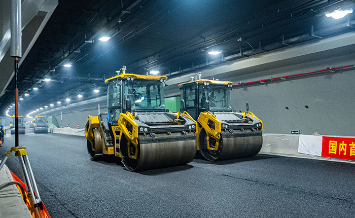 【智能化】全國首次，徐工“黑科技”無人攤鋪大秀！