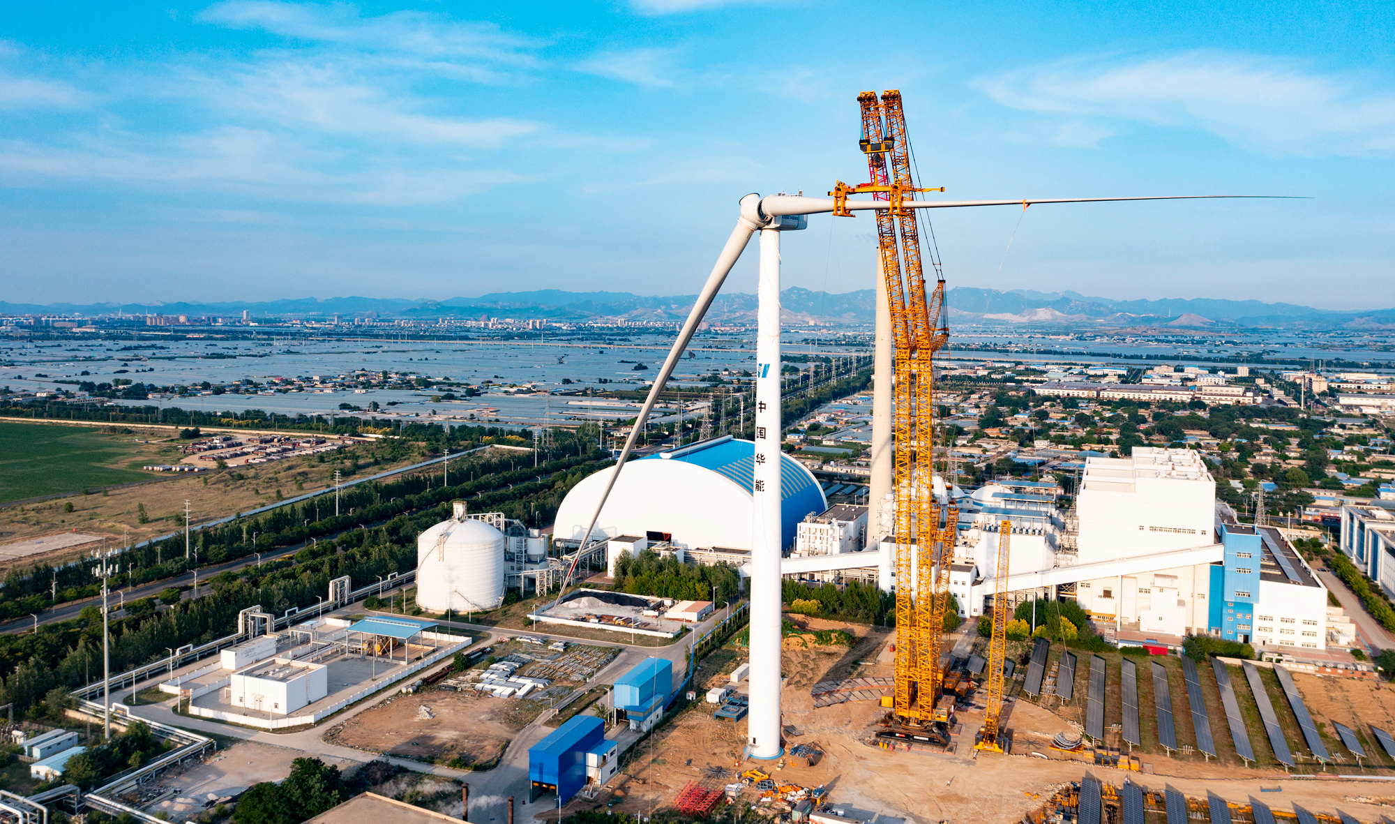 4000噸級履帶起重機(jī)海上風(fēng)電首秀！徐工新成就達(dá)成（√）