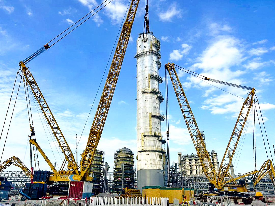 10天3鉤！徐工XGC88000助力2050噸“西北最高”塔器就位