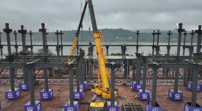 這把高端局！徐工G2起重機(jī)助力成渝鐵路改造！