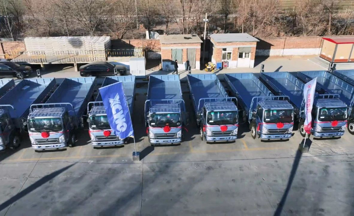 徐工輕卡新能源運(yùn)輸車(chē)批量交付山東客戶