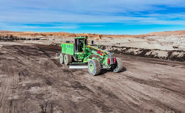 全國首臺！礦用大功率純電動平地機震撼登場！