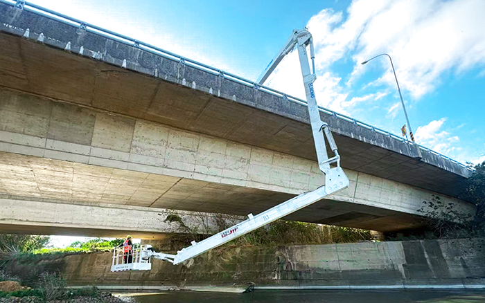 橋梁養(yǎng)護神器！徐工 QJZ18 筑牢橋梁安全防線
