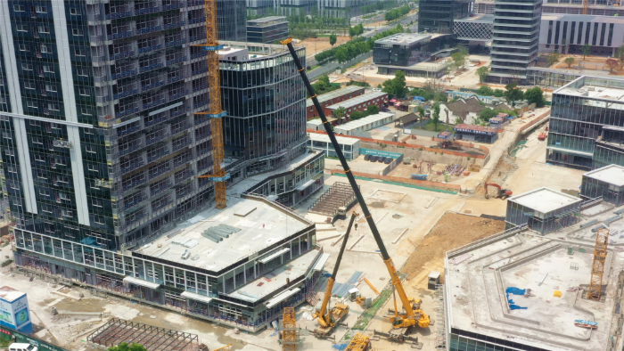 零失誤拿下！徐工G2代XCA200G8-1盲區(qū)作業(yè)，精準(zhǔn)拆除40米塔吊