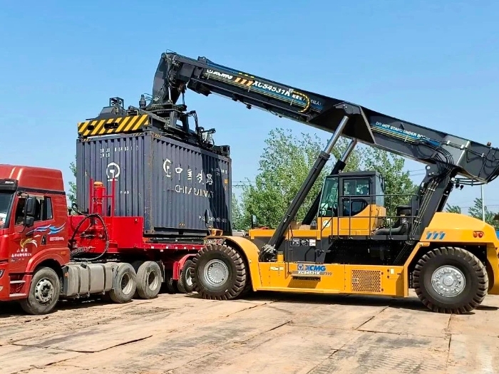 高效正面吊——散裝物料裝卸、輸送解決方案專(zhuān)家！