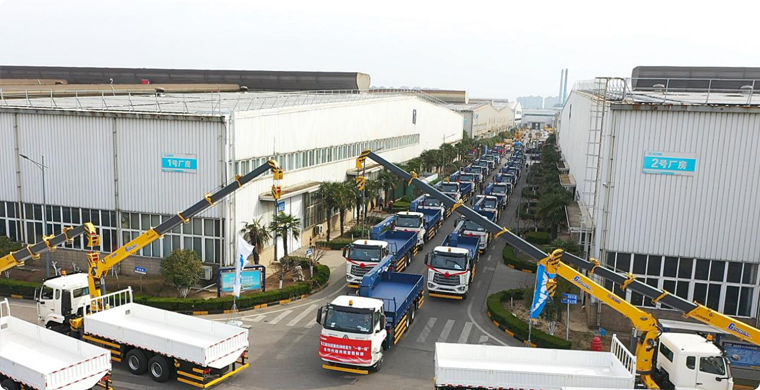 2025年，徐工隨車起重機(jī)再度開拔“一帶一路”，助力當(dāng)?shù)亟ㄔO(shè)。