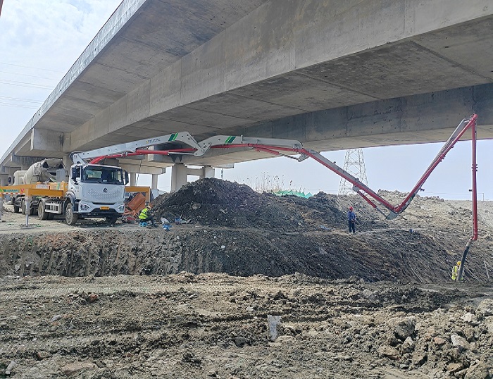 輕靈穩(wěn)??！徐工33米泵車領(lǐng)航新城鎮(zhèn)基建