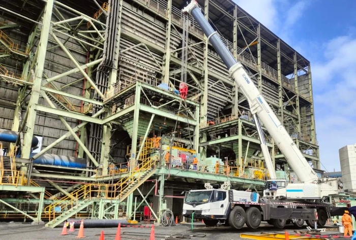 首臺！超大噸位XCA500BR落子首鋼鐵礦！