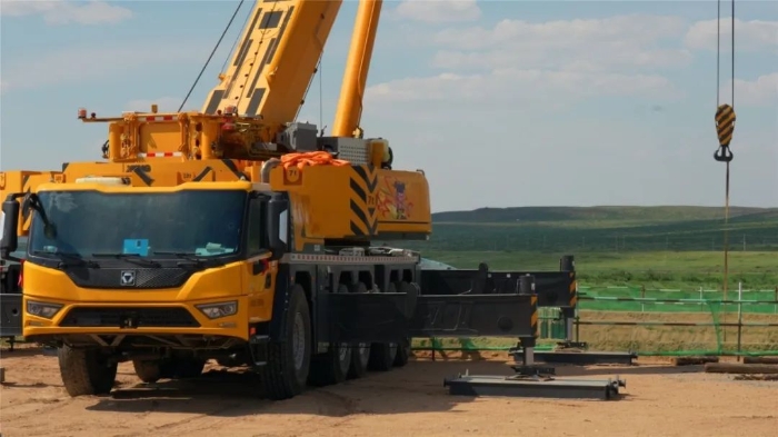 穩(wěn)鉤定乾坤！徐工G2代XCA200G8-1決勝風(fēng)電基礎(chǔ)吊裝