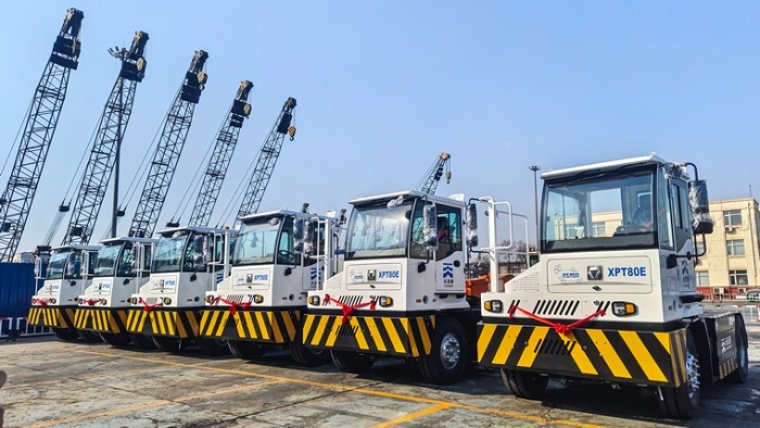 新車(chē)交付忙！徐工新能源重載牽引車(chē)以多維優(yōu)勢(shì)賦能大宗貨物智慧轉(zhuǎn)運(yùn)