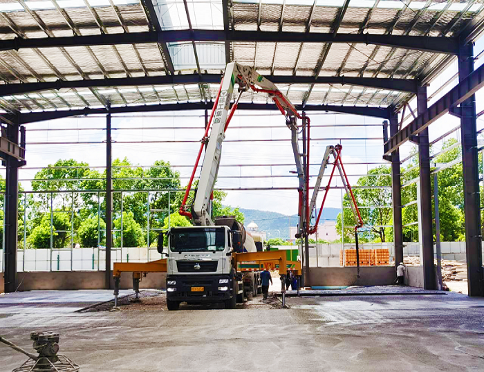 鋼鐵脊梁！徐工HB37米泵車顯實(shí)力 ！