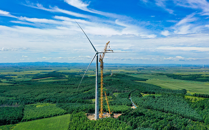 全球最高最大風(fēng)電動臂塔機(jī)，首秀告捷！