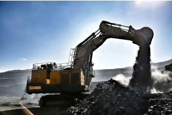近5萬小時高效出勤！徐工XE4000液壓鏟受礦區(qū)高度贊揚！