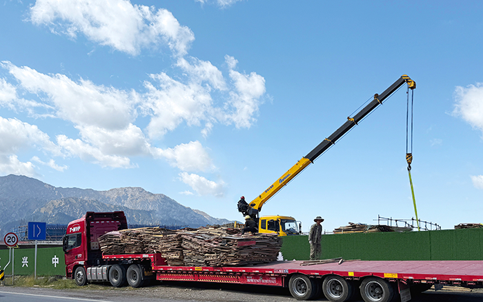 徐工 “鋼鐵力士” 亮劍西北，硬核吊裝火力全開