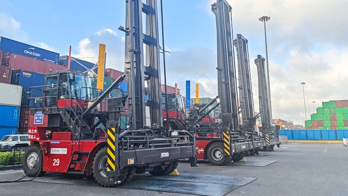 逐綠向新，東方大港涌動(dòng)“徐工純電力量”！