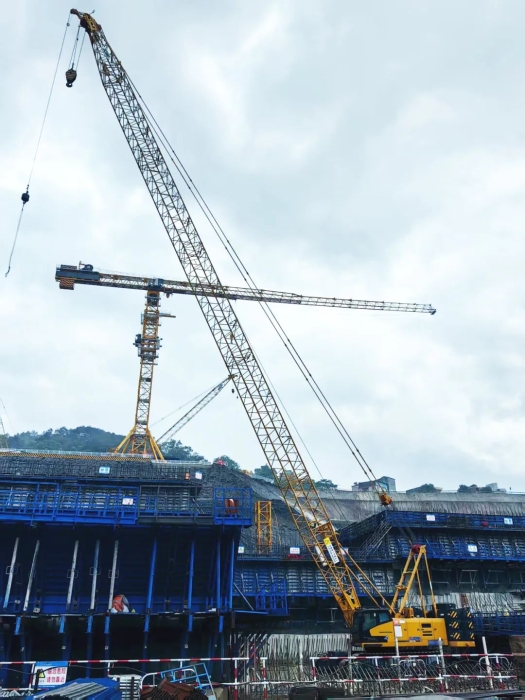 方寸之地擎千鈞！XGC110A鋼筋森林上演“精準(zhǔn)穿針”