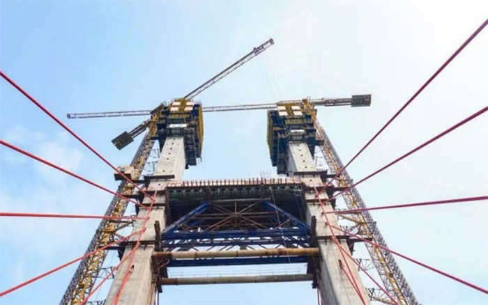 離通車又近一步！南孟溪特大橋主塔全面封頂