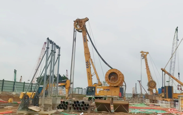 徐工 XTC120 雙輪銑，攻克機(jī)場(chǎng)隧道復(fù)雜地質(zhì)！