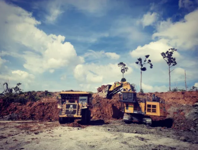 1+1>2，徐工“挖運”礦山組合擎動印尼煤礦作業(yè)效率