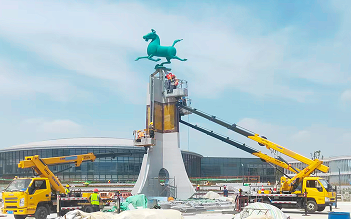 西北樞紐迎高峰！ 蘭州中川機(jī)場(chǎng)高空建設(shè)“顏值功臣”是徐工