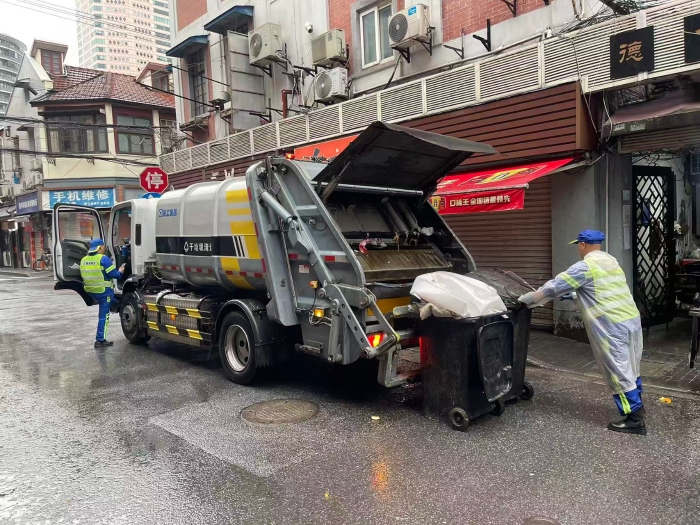 南京東路人流如織垃圾多？徐工XGH5120ZYSXBEV：輕松搞定！