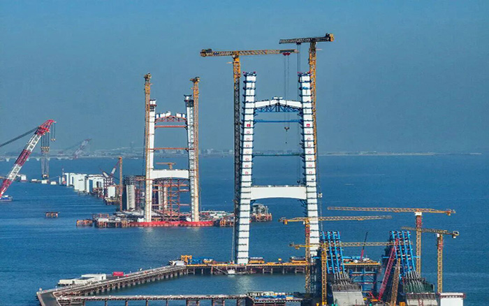 超級工程，徐工“雙塔”助力封頂！