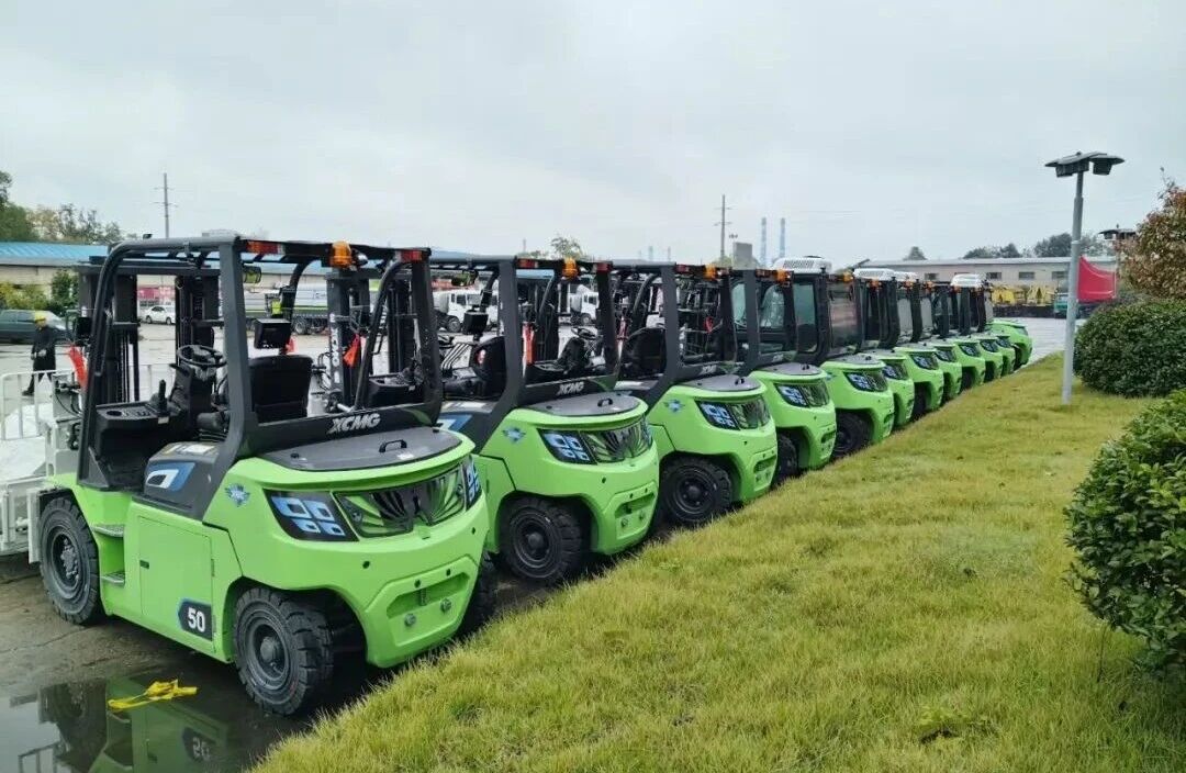 徐工孔雀大噸位叉車(chē)，“上崗”湖南鋼鐵廠