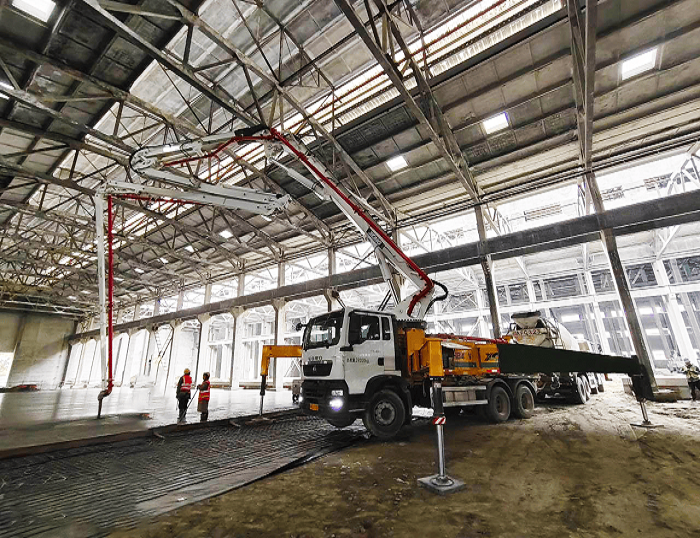 HB43V泵車“擎筑”成都