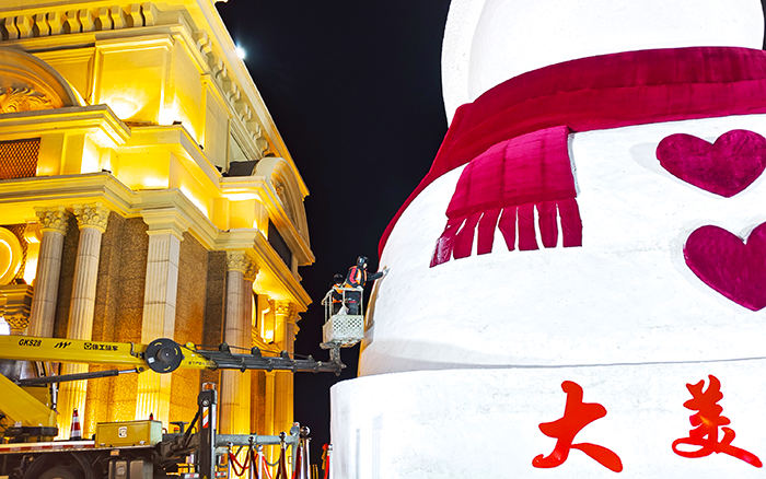 刷爆朋友圈的哈爾濱大雪寶，“空中造型師”是徐工高空作業(yè)車！